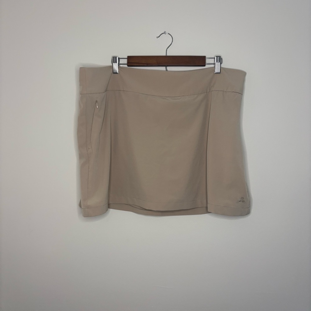 Tek Gear Women’s Like new Beige Skort Pockets XXL golf tennis sporty